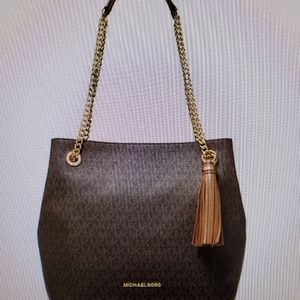 Gorgeous Michael Kors purse
